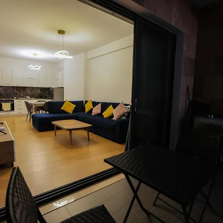 Sevens Golden Apartment