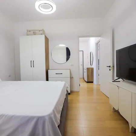 Sevens Golden Apartment *