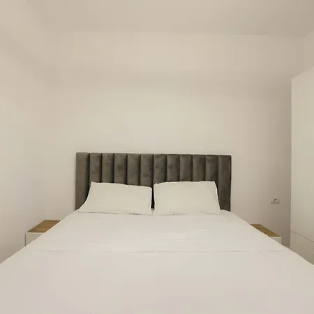 Sevens Golden Apartment Sarande