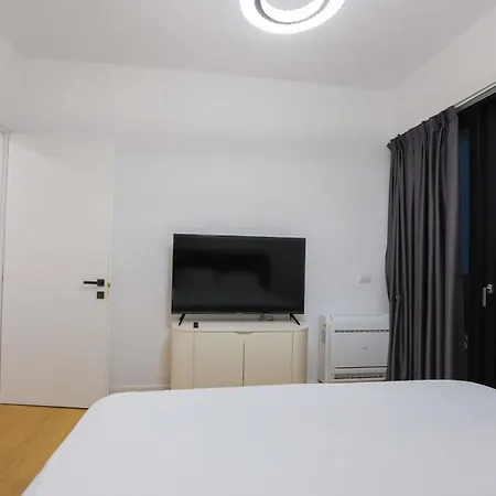 Sevens Golden Apartment *